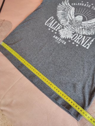 Camiseta gris con águila California