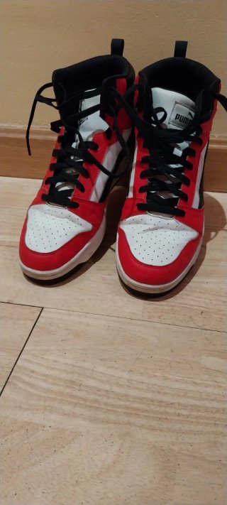 Botas Puma Rojas y Blancas