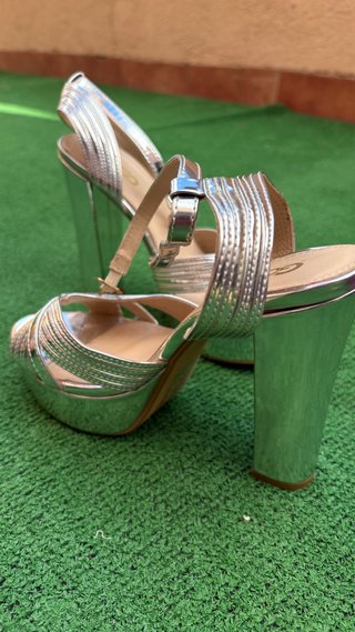 Sandalias plateadas tacón alto talla 37