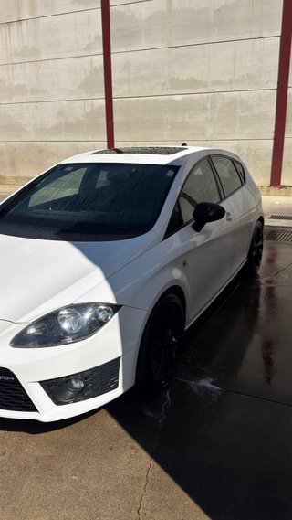 SEAT Leon Cupra