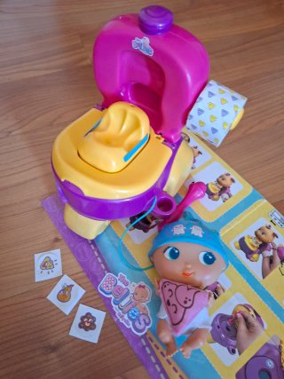 The Bellies Potty Car + Mini Bobby Boo