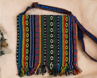 Bolso étnico bordado multicolor tonos azules