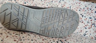 Zapatos de seguridad u power grises y rojos
