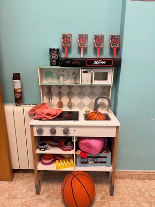 Cocina de juguete con accesorios