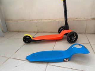 Patinete infantil 3 ruedas naranja y azul