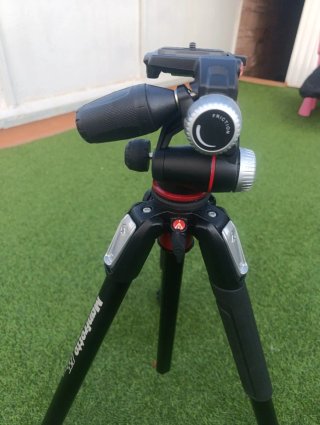 Trípode Manfrotto con funda original