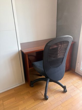 Escritorio de madera lacada en marrón 112x60