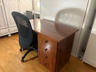 Escritorio de madera lacada en marrón 112x60