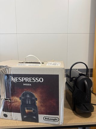 Cafetera Nespresso Negra