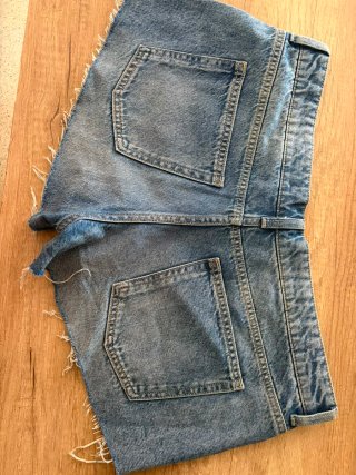 Shorts vaqueros con pedrería