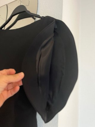 Top Zara manga abullonada negro  Talla/XS