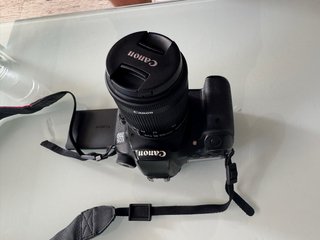 Canon EOS 70D + Objetivo 18-55mm + Funda