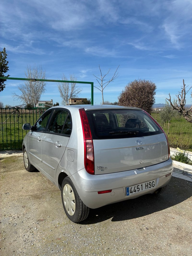 Tata Vista 2012 - foto 1