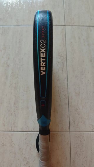Pala de pádel Bullpadel Vertex 02 avant