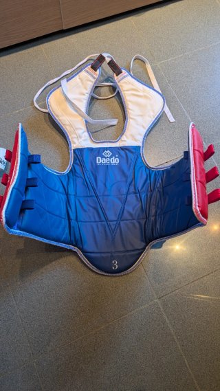 PETO PROTECCIÓN DAEDO NUEVO + CASCO TAEKWONDO 22€