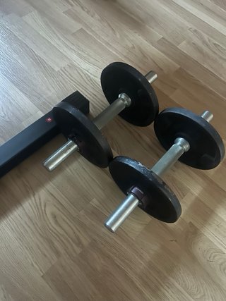 Gimnasio casero: jaula, barra, mancuernas...