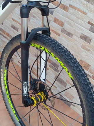 Bicicleta Giant 29 XTC Montaña.