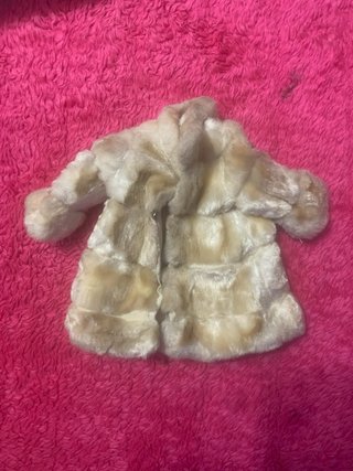 Abrigo visón sintético de muñeca Nancy de Famosa