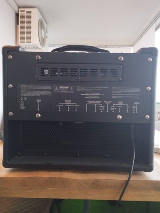 Amplificador a válvulas Blackstar HT5R MKII