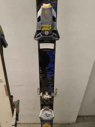 Esquís Fischer Graphite con fijaciones Tyrolia
