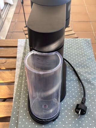 Macchina da caffè Nespresso Vertuo Plus nera