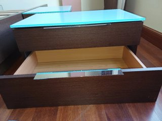 2 Mesitas de Noche Madera y Cristal