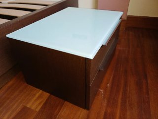 2 Mesitas de Noche Madera y Cristal