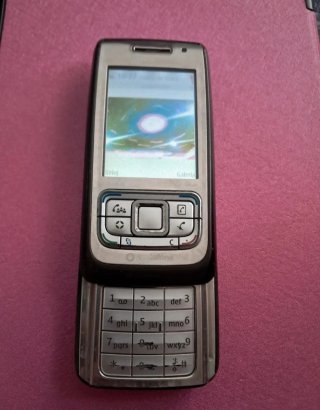 Teléfono móvil Nokia 65-1 Plata