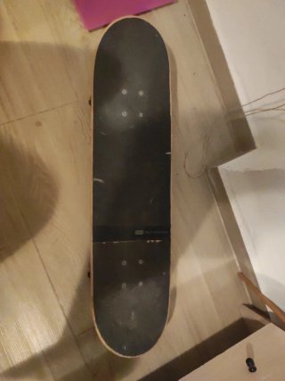 Skate RAM con diseño de reloj de arena