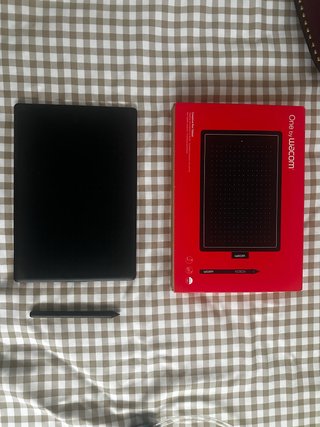 Tableta Gráfica Wacom (medium) One con Lápiz