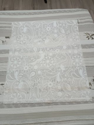 Estor estampado beige y blanco