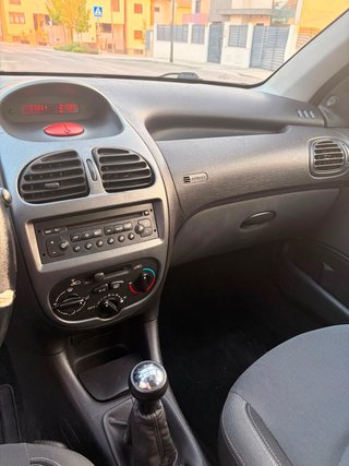 Peugeot 206 1.4 gasolina 2006