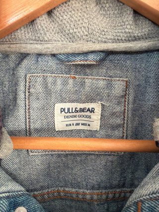 Chaqueta vaquera con capucha Pull&Bear Talla S
