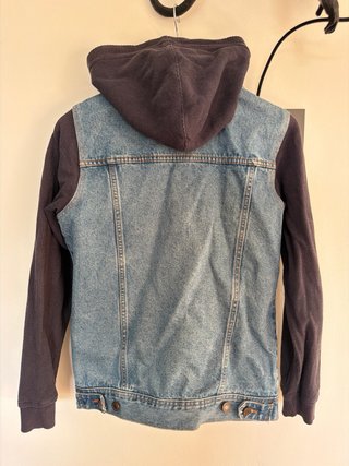 Chaqueta vaquera con capucha Pull&Bear Talla S