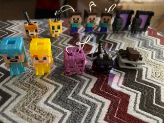 Figuras Minecraft Kinder Joy Colección