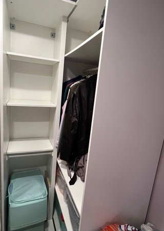 Módulo esquinero Ikea con puerta bergsbo