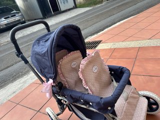 Carrito de muñecas para trillizos