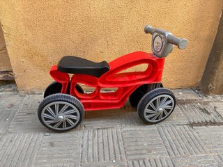 Moto correpasillos para bebés