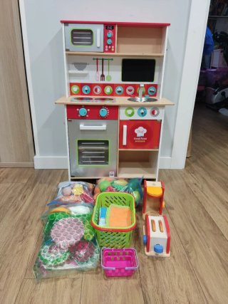 Cocinita infantil de madera con accesorios
