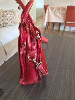 Maletín de piel rojo-burdeos