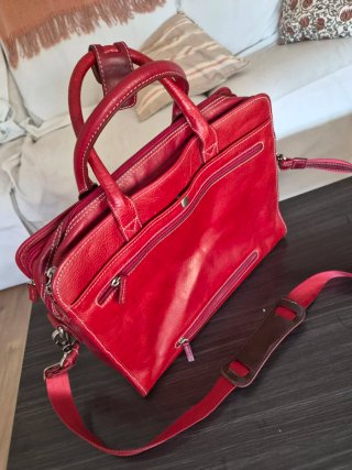 Maletín de piel rojo-burdeos