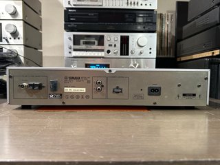 Sintonizador Yamaha TX-500 AM/FM Estéreo
