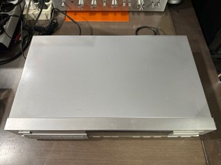 Sintonizador Yamaha TX-500 AM/FM Estéreo