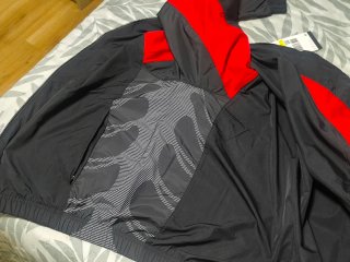 Chaqueta Nike TN Vintage Negra y Roja