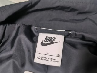 Chaqueta Nike TN Vintage Negra y Roja