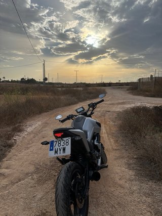 Moto Zontes 2025 Naked Negra/Gris