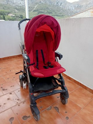 Carro de bebé rojo: capazo, maxicosi y silla