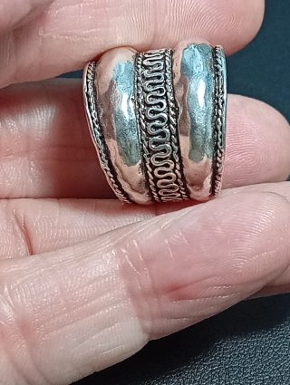 Anillo Plata Ley Diseño Martillado