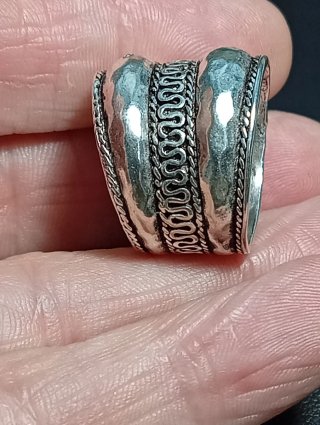 Anillo Plata Ley Diseño Martillado