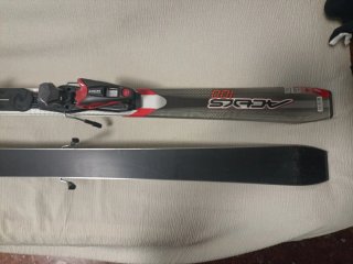 Esquís Rossignol nuevos con fijaciones nuevas